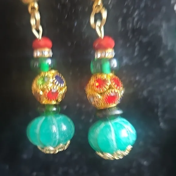 Green Beaded Necklace and Earrings Set by - Picture 6 of 9